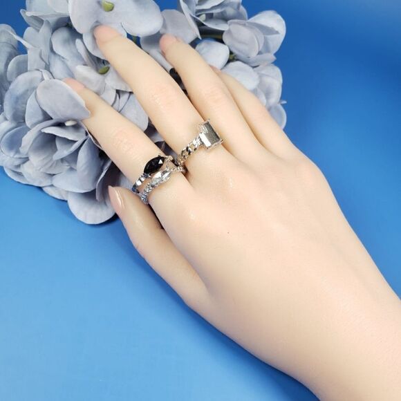 Brand New Silver Top Fashion With Black Stone Couple Rings - Picture 2 of 5
